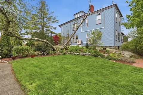 Exterior - 16 Evans Rd #2, Marblehead, MA 01945 photo 4 of 7
