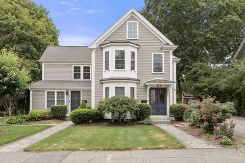 14 Adams St #14, Medfield, MA 02052
