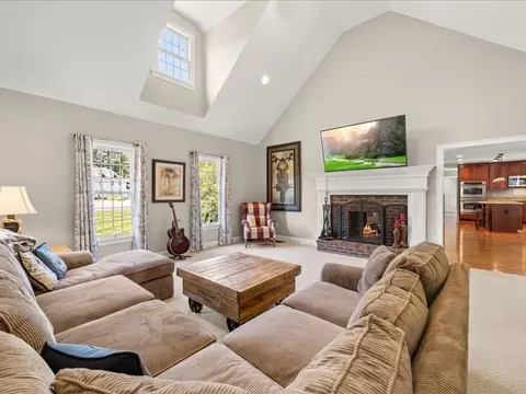 524 Elm St E, Raynham, MA 02767 photo 14