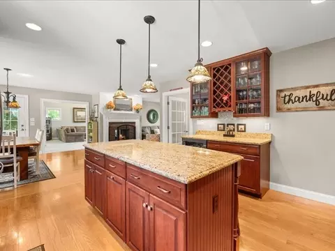 524 Elm St E, Raynham, MA 02767 photo 6