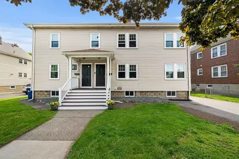 207-209 Main St, Melrose, MA 02176