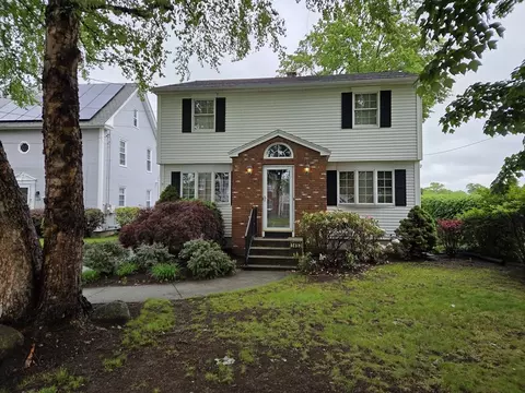 1451-1453 Carew St, Springfield, MA 01104
