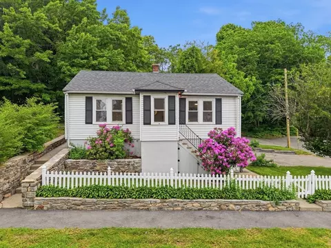 41 Bridgeport St, Worcester, MA 01604