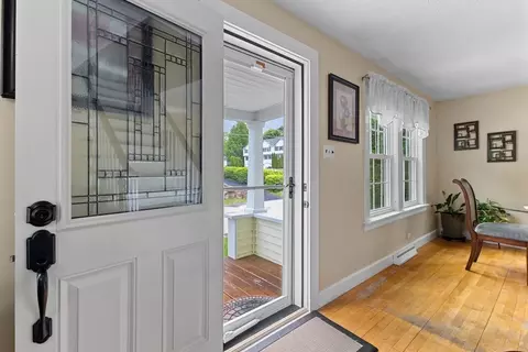 28 Spring St, Webster, MA 01570 photo 5