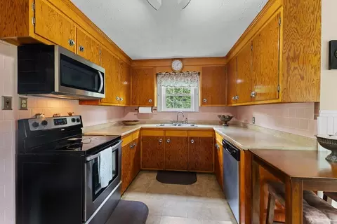 28 Spring St, Webster, MA 01570 photo 8