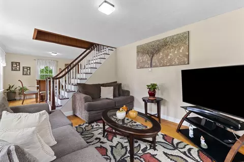 28 Spring St, Webster, MA 01570 photo 4