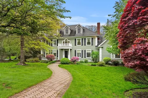 37 Old Planters Rd, Beverly, MA 01915 photo 2