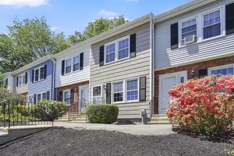30 Mountainshire Dr #30, Worcester, MA 01606