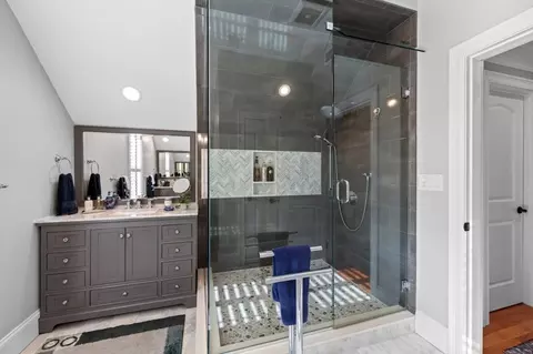 Bath - 456 Chestnut St, Needham, MA 02492 photo 2 of 5
