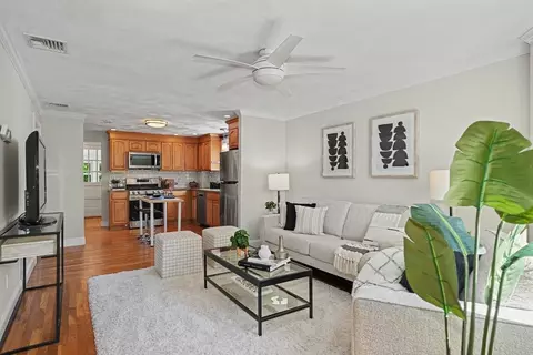 13 Walnut St #13, Belmont, MA 02478