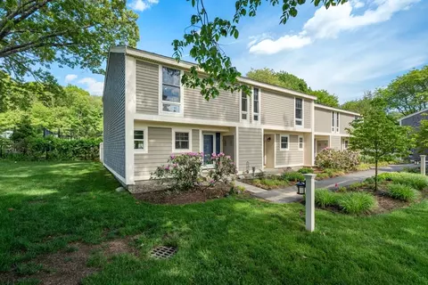 11 Oak St #45, Wellesley, MA 02482