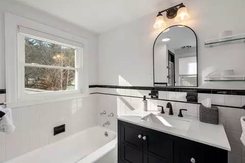 Bath - 48 Spring St, Wakefield, MA 01880 photo 1 of 2