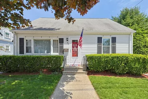 30 Orchard St, Bellingham, MA 02019