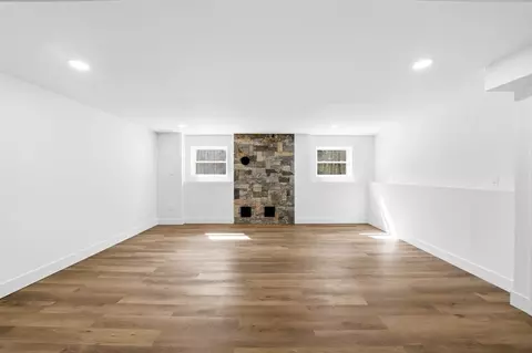 Living - 13 Sunridge Rd, Windham, NH 03087 photo 7 of 8