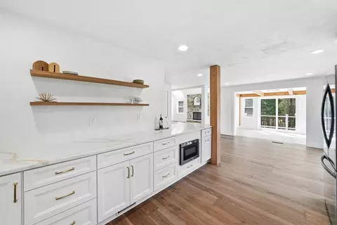 Kitchen - 13 Sunridge Rd, Windham, NH 03087 photo 3 of 4