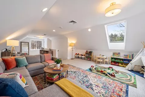 Living - 13 Sunridge Rd, Windham, NH 03087 photo 5 of 8