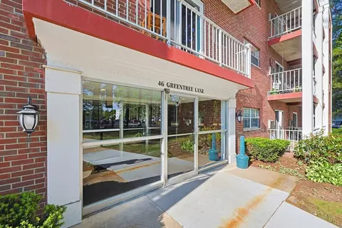 46 Greentree Ln #47, Weymouth, MA 02190