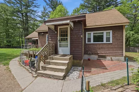 51 Adams St, Wilmington, MA 01887