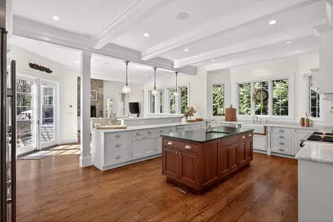 Kitchen - 179 Pineleigh Path, Osterville, MA 02655 photo 3 of 5
