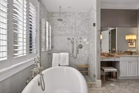 Bath - 179 Pineleigh Path, Osterville, MA 02655 photo 3 of 3