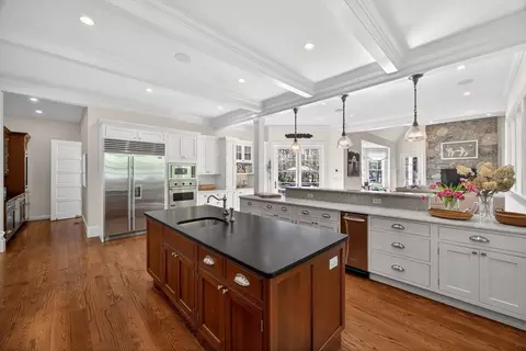 Kitchen - 179 Pineleigh Path, Osterville, MA 02655 photo 5 of 5