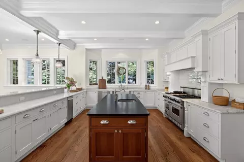 Kitchen - 179 Pineleigh Path, Osterville, MA 02655 photo 2 of 5
