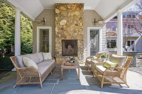 Exterior - 179 Pineleigh Path, Osterville, MA 02655 photo 5 of 6