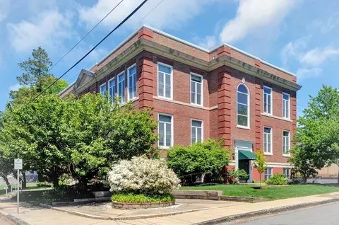 122 Sharon St #203, Medford, MA 02155