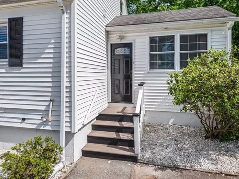 Exterior - 14 Orton St, Worcester, MA 01604 photo 5 of 8