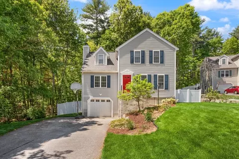 2 Maura Cir, Westford, MA 01886