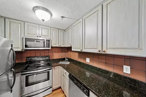 230 Willard St #602, Quincy, MA 02169