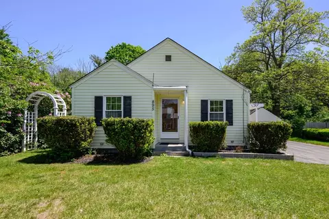 895 Hancock St, Abington, MA 02351