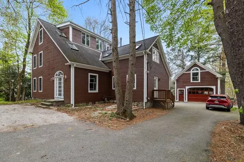 17 Wellesley St, Weston, MA 02493