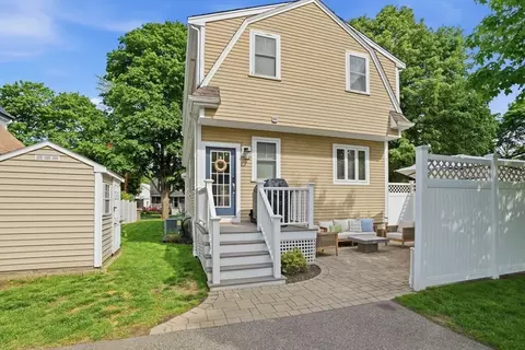 Exterior - 59 Elm St, Hingham, MA 02043 photo 4 of 4
