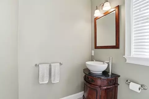 Bath - 59 Elm St, Hingham, MA 02043 photo 1 of 2