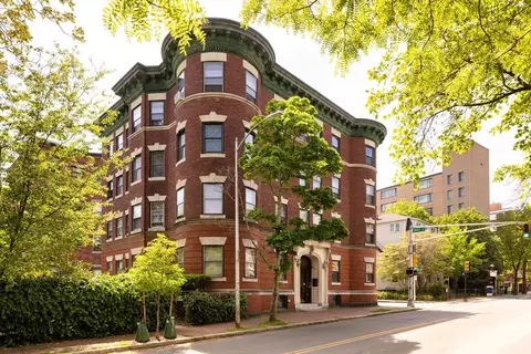 276 Harvard St #6, Cambridge, MA 02139