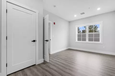 889-895 Grinnell St #2, Fall River, MA 02721 photo 5