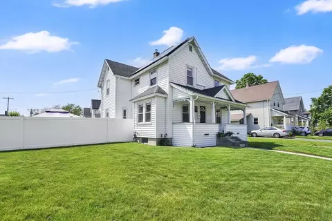 7 Maple St, Ludlow, MA 01056 photo 3