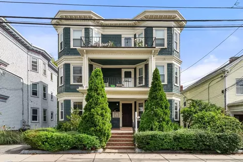 15 Oakland St #1, Brighton, MA 02135