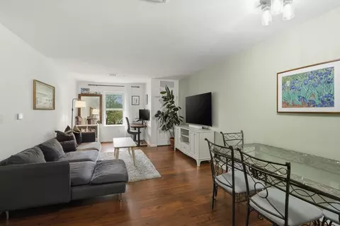 30 Franklin St #221, Malden, MA 02148