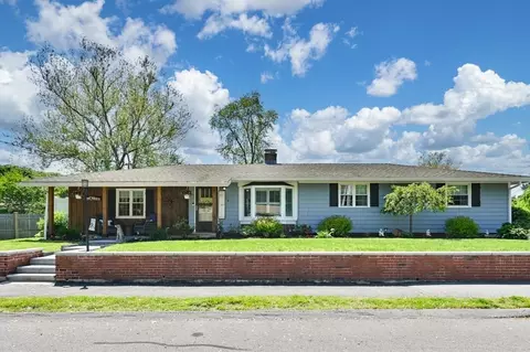 4 Andover Rd, Beverly, MA 01915
