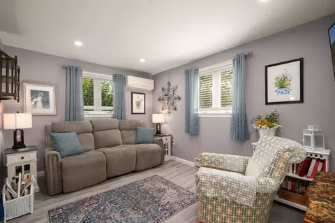 Living - 4 Andover Rd, Beverly, MA 01915 photo 5 of 5