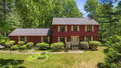 9 Deacon Hunt Dr, Acton, MA 01720