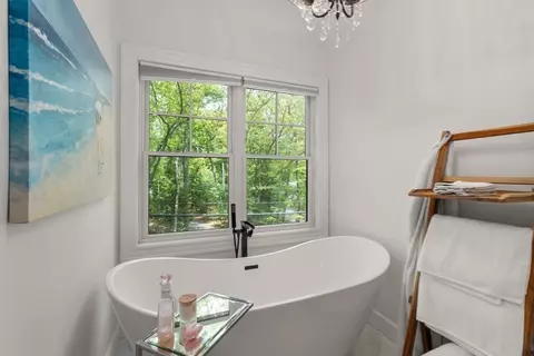 Bath - 295 Gardner St, Hingham, MA 02043 photo 6 of 6