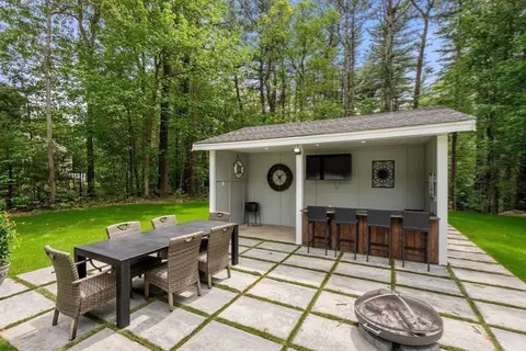 Exterior - 295 Gardner St, Hingham, MA 02043 photo 7 of 8