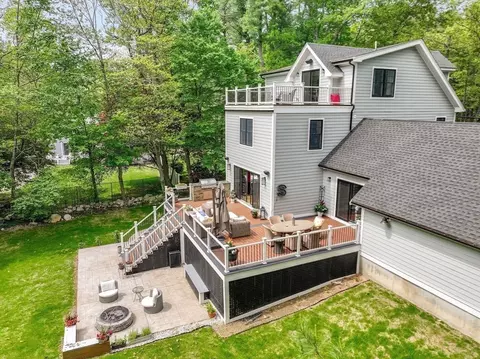 Exterior - 295 Gardner St, Hingham, MA 02043 photo 5 of 8