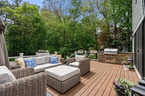 Exterior - 295 Gardner St, Hingham, MA 02043 photo 3 of 8