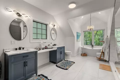 Bath - 295 Gardner St, Hingham, MA 02043 photo 4 of 6