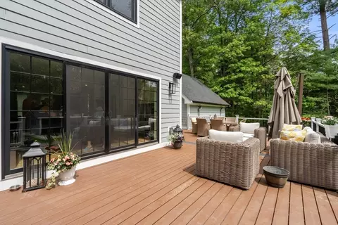 Exterior - 295 Gardner St, Hingham, MA 02043 photo 4 of 8