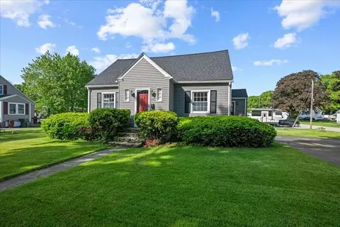 106 Elmwood St, Auburn, MA 01501